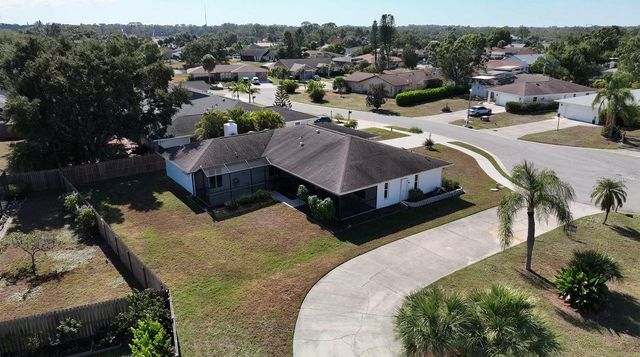 2042 COUNTRY MEADOWS PLACE, Sarasota, FL 34235