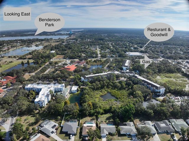 2042 COUNTRY MEADOWS PLACE, Sarasota, FL 34235