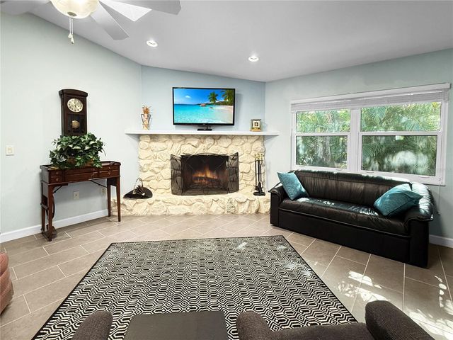 2042 COUNTRY MEADOWS PLACE, Sarasota, FL 34235