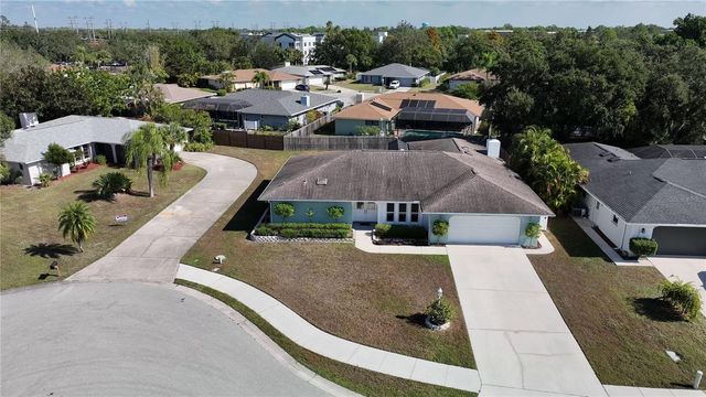 2042 COUNTRY MEADOWS PLACE, Sarasota, FL 34235