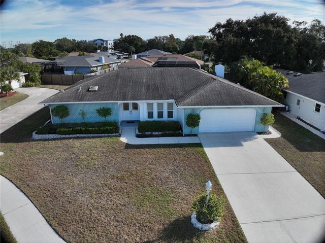 2042 COUNTRY MEADOWS PLACE, Sarasota, FL 34235