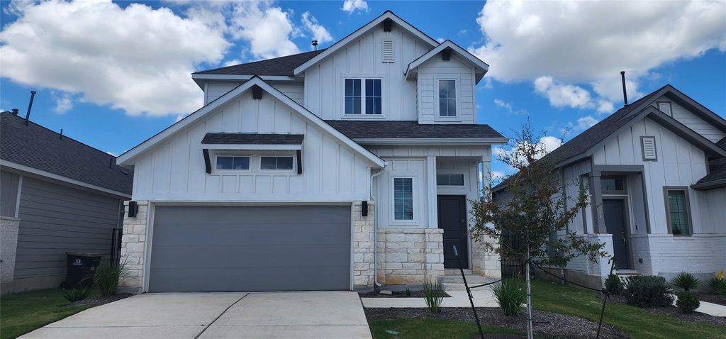 112 Los Olives LN, Liberty Hill, TX 78642