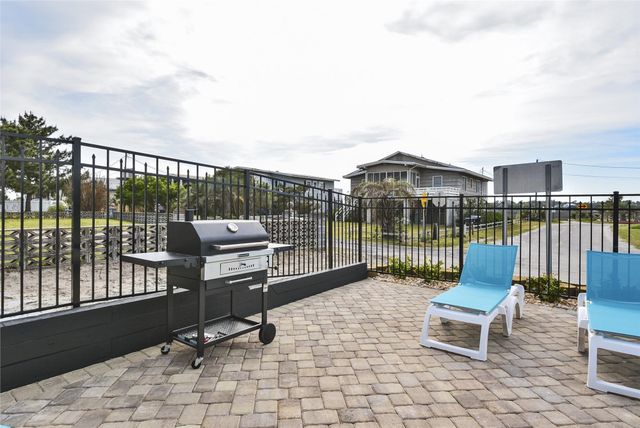 804 S Waccamaw Dr., Murrells Inlet, SC 29576