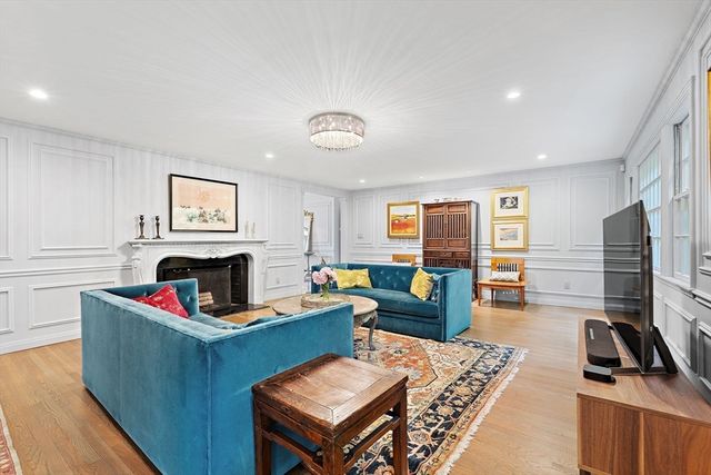 95 Longmeadow Rd, Belmont, MA 02478