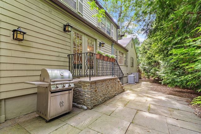 95 Longmeadow Rd, Belmont, MA 02478