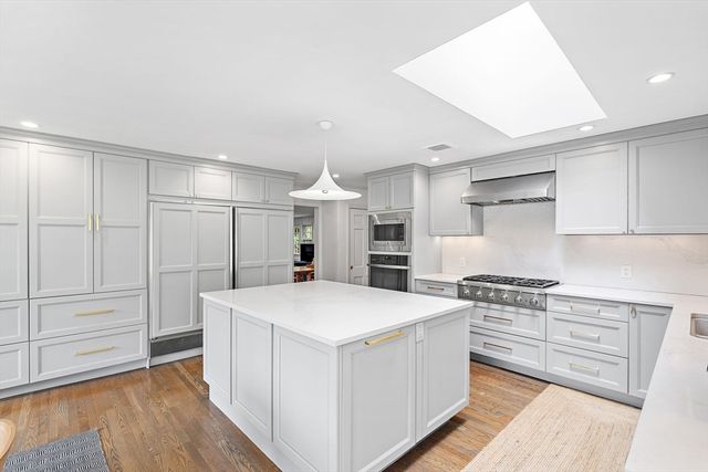 95 Longmeadow Rd, Belmont, MA 02478