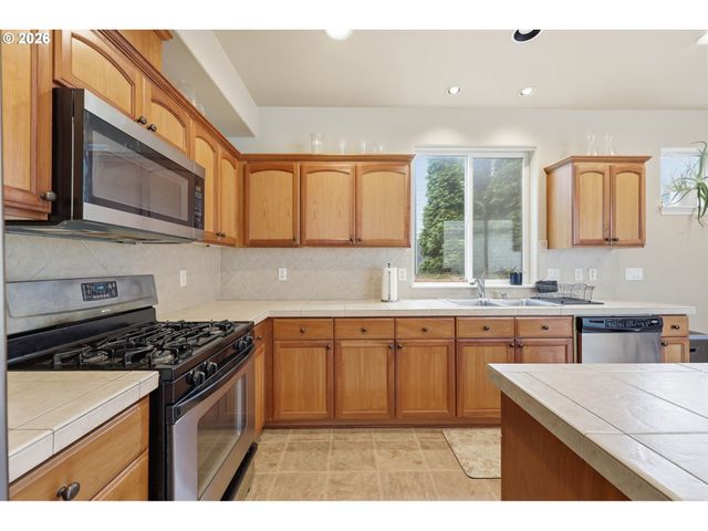 4518 N FESSENDEN St, Portland, OR 97203