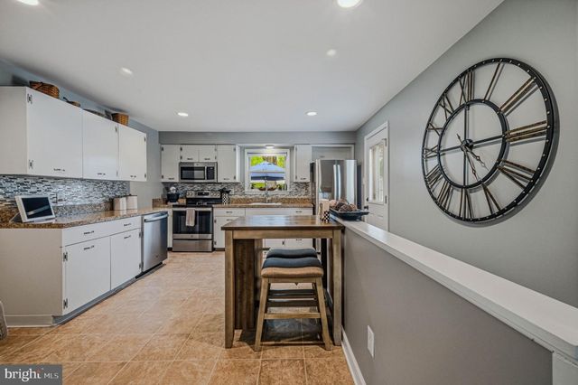 7 ARONIMINK DR, Newark, DE 19711