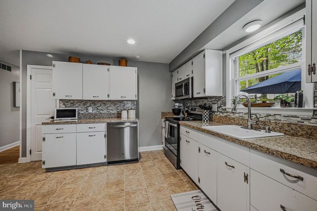 7 ARONIMINK DR, Newark, DE 19711