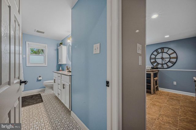 7 ARONIMINK DR, Newark, DE 19711