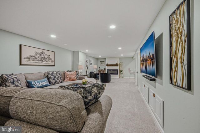 7 ARONIMINK DR, Newark, DE 19711