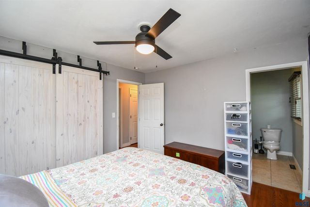 104 E 40th St, Sioux Falls, SD 57105