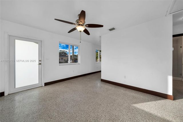 3471 SW 3rd St 3471, Miami, FL 33135