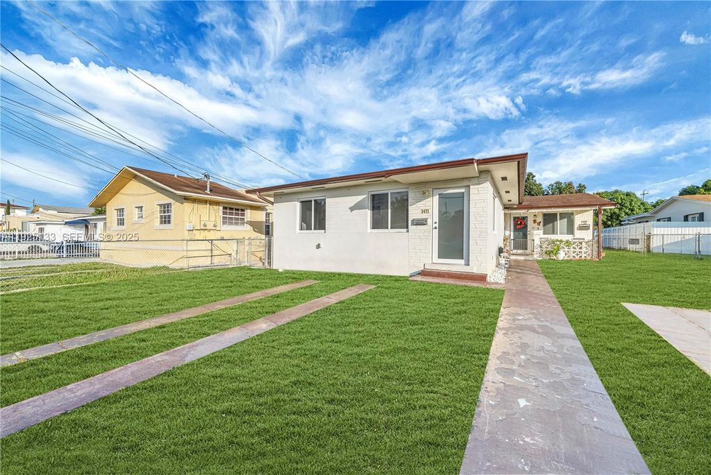 3471 SW 3rd St 3471, Miami, FL 33135