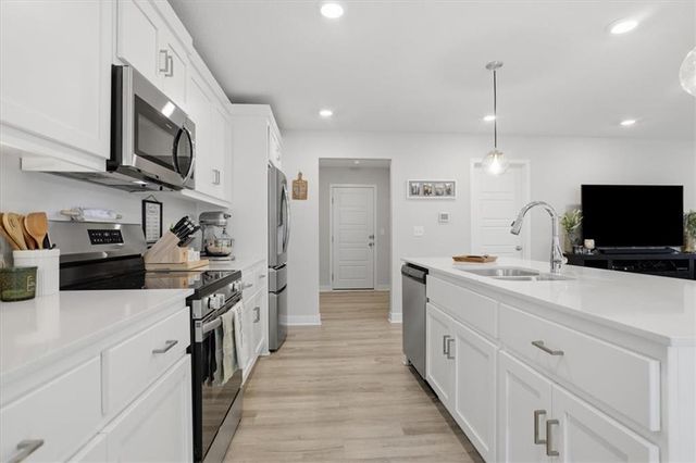 8841 SW 9th Terrace, Lee's Summit, MO 64064