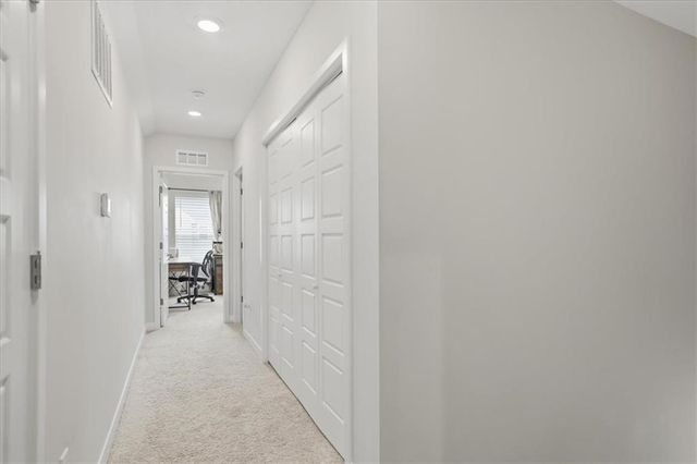 8841 SW 9th Terrace, Lee's Summit, MO 64064