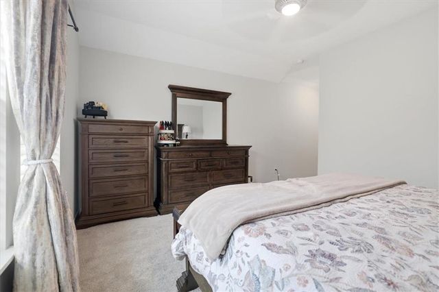 8841 SW 9th Terrace, Lee's Summit, MO 64064