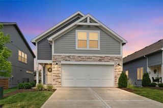 8841 SW 9th Terrace, Lee's Summit, MO 64064