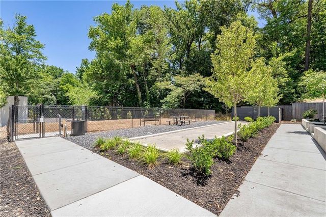 1225 Chelsea Circle NW, Atlanta, GA 30318