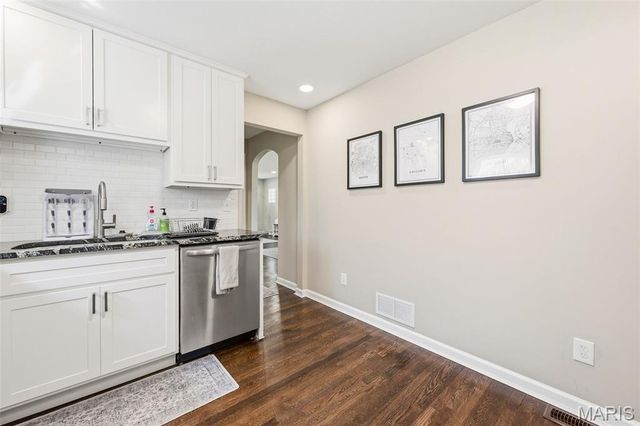 2536 Sims Avenue, St Louis, MO 63114