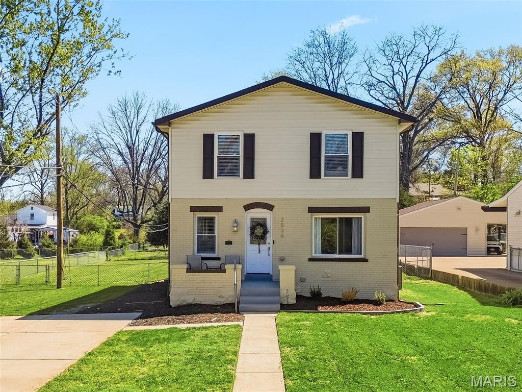 2536 Sims Avenue, St Louis, MO 63114
