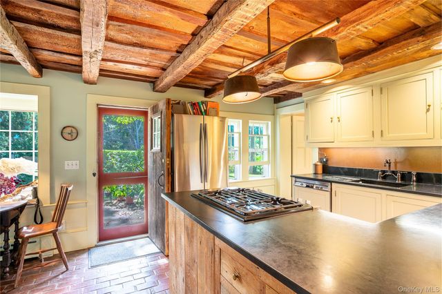 750 Reeve Avenue, Mattituck, NY 11952