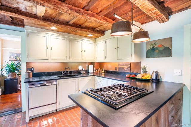 750 Reeve Avenue, Mattituck, NY 11952