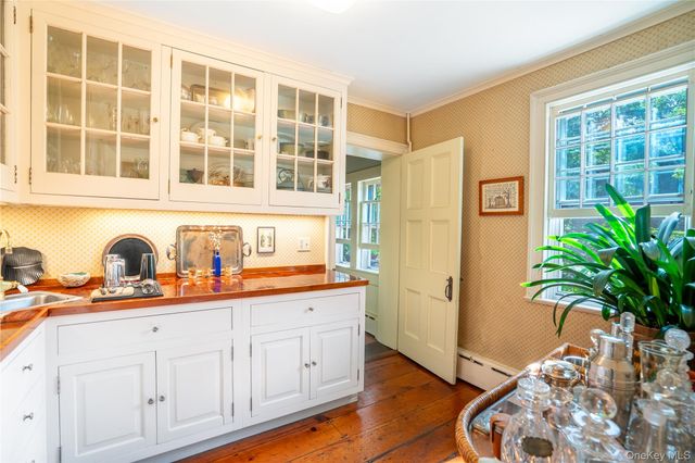750 Reeve Avenue, Mattituck, NY 11952