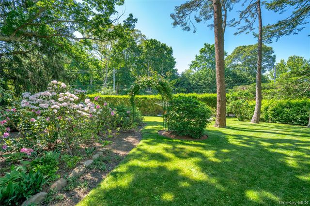 750 Reeve Avenue, Mattituck, NY 11952