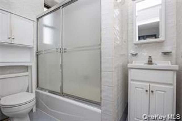 25 W Broadway 204, Long Beach, NY 11561