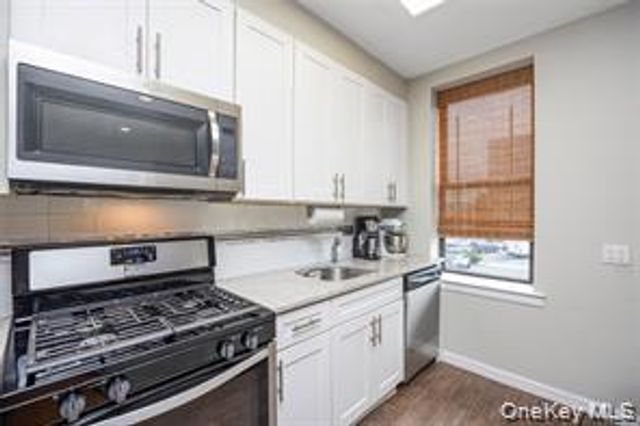 25 W Broadway 204, Long Beach, NY 11561