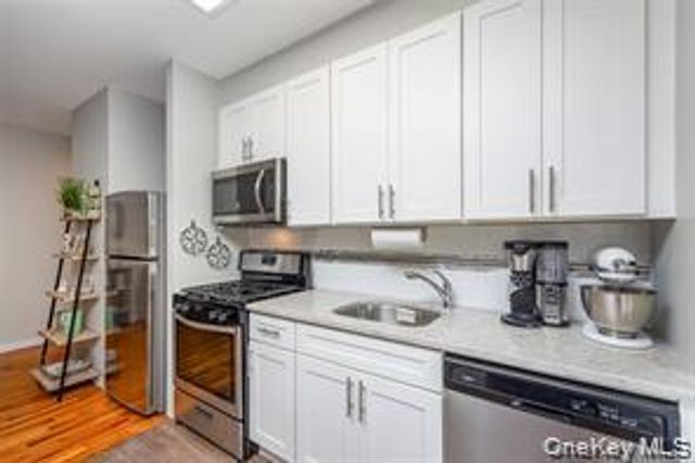 25 W Broadway 204, Long Beach, NY 11561