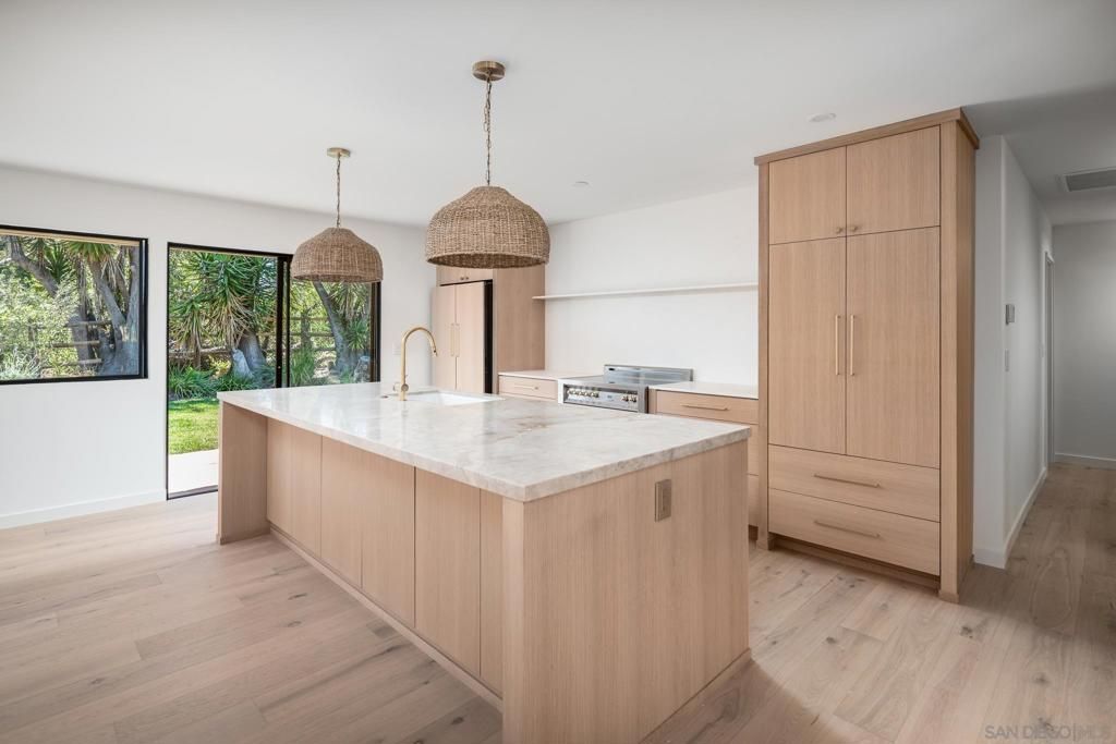 Image 1 of property listing at 16902 Via De Santa Fe Unit 7, Rancho Santa Fe, CA 92067