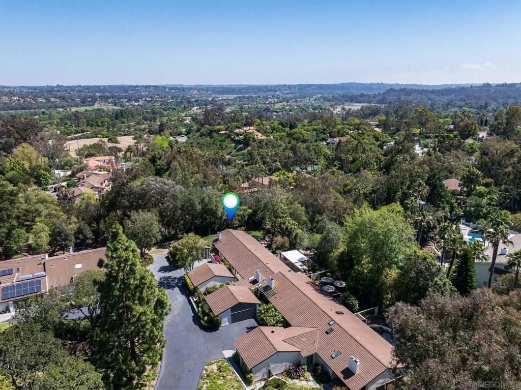 Image 17 of property listing at 16902 Via De Santa Fe Unit 7, Rancho Santa Fe, CA 92067