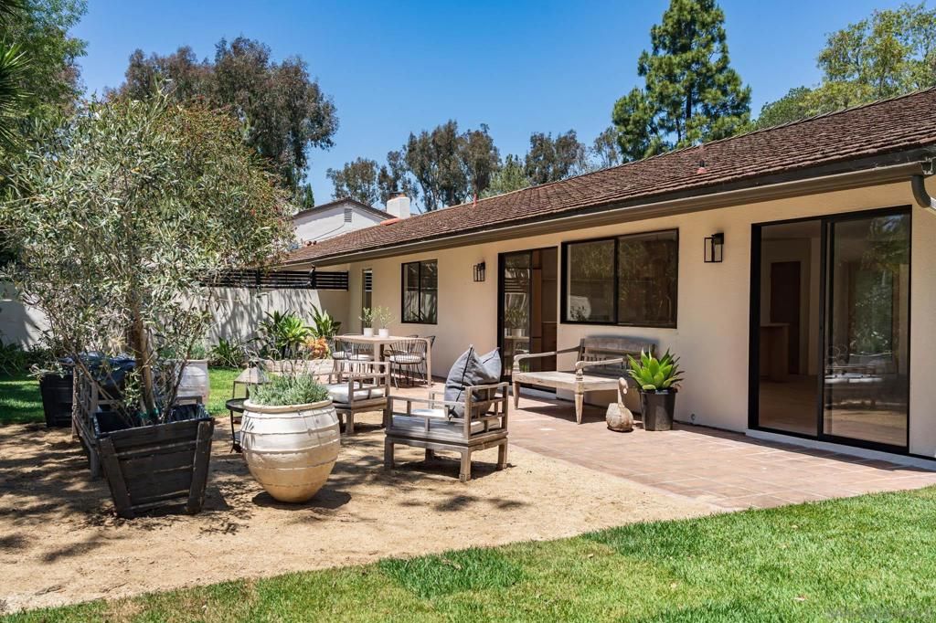 Image 19 of property listing at 16902 Via De Santa Fe Unit 7, Rancho Santa Fe, CA 92067