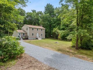 4 Simmons St, Freetown, MA 02702