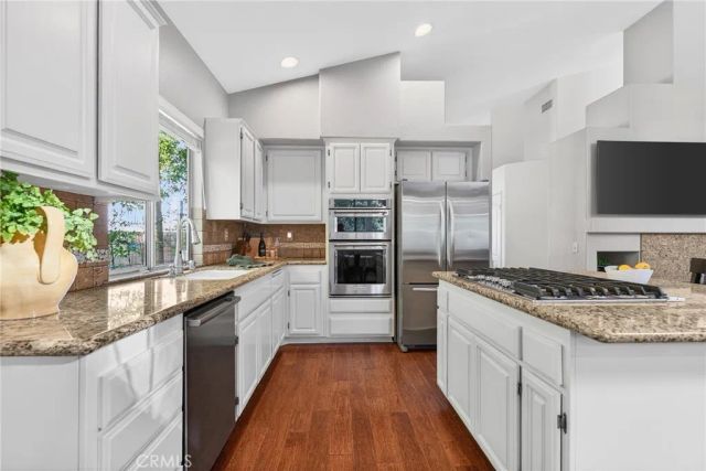 27573 Berkshire Hills Place, Valencia, CA 91354