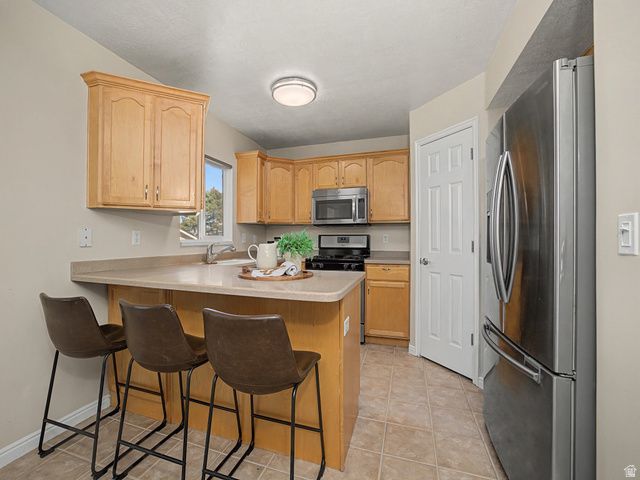 7914 S HARVEL DR, Sandy, UT 84070