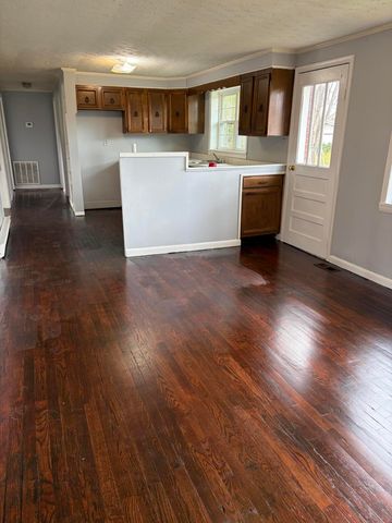 8105 Barbourville Road, London, KY 40744