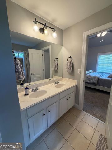 5640 Lake Oak Landing, Cumming, GA 30040