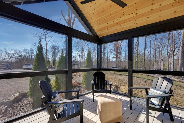 216 Waters Edge Way, Tracy City, TN 37387