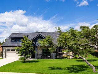 2018 Naples Lane, Kerrville, TX 78028