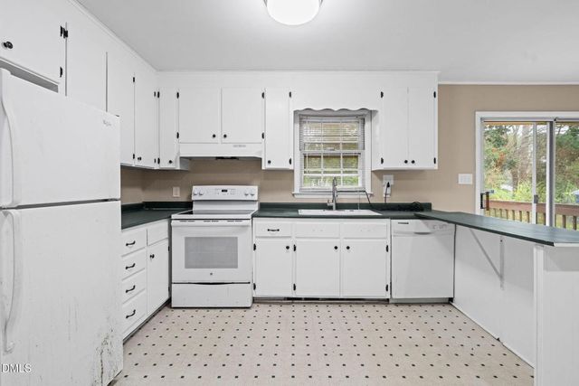 3712 Huntleigh Drive, Raleigh, NC 27604