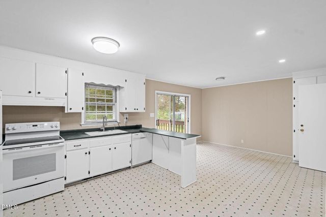 3712 Huntleigh Drive, Raleigh, NC 27604