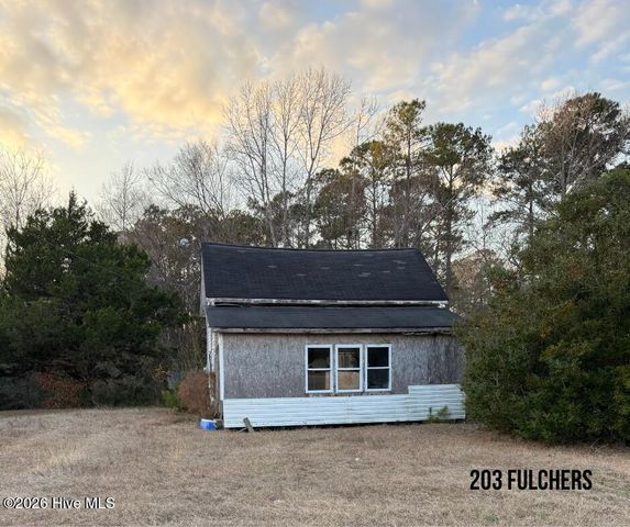 175 Fulcher Landing Road, Sneads Ferry, NC 28460
