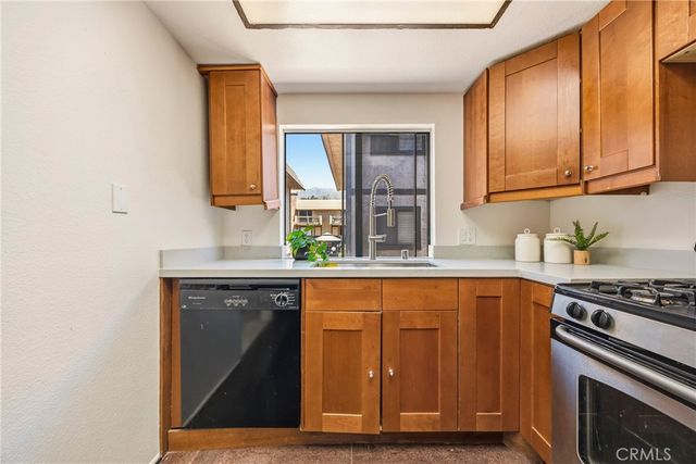 1931 E Huntington Dr F, Duarte, CA 91010