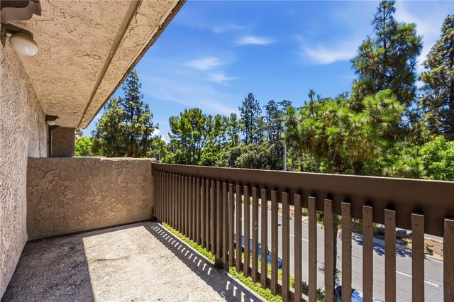 1931 E Huntington Dr F, Duarte, CA 91010
