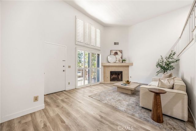 1931 E Huntington Dr F, Duarte, CA 91010