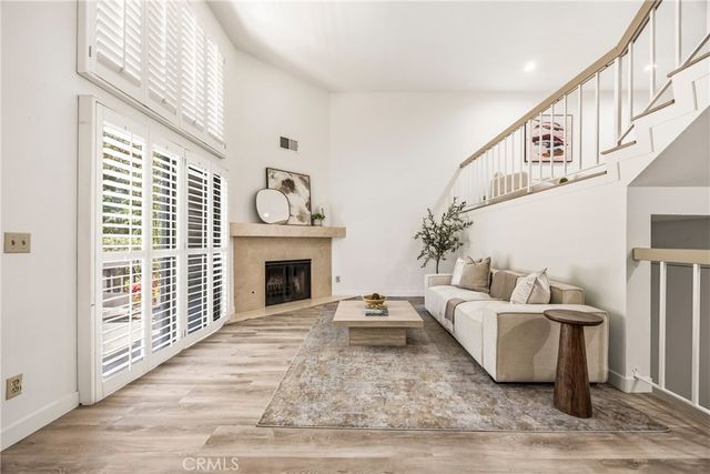 1931 E Huntington Dr F, Duarte, CA 91010