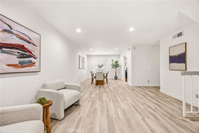 1931 E Huntington Dr F, Duarte, CA 91010